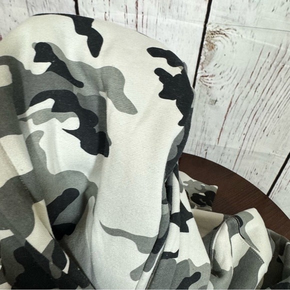 Anti Social Social Club Camouflage Hoodie Fleece Lined Winter Wear Small EUC - Picture 12 of 12
